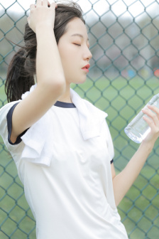 妻子与2男子同居骗丈夫15万